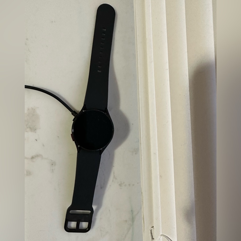 I’m selling my galaxy watch 4. Only used it for a couple months. Still like new.